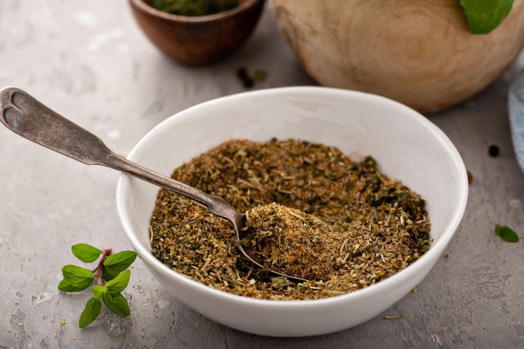 خلطة البهارات الإيطالية بالأعشاب