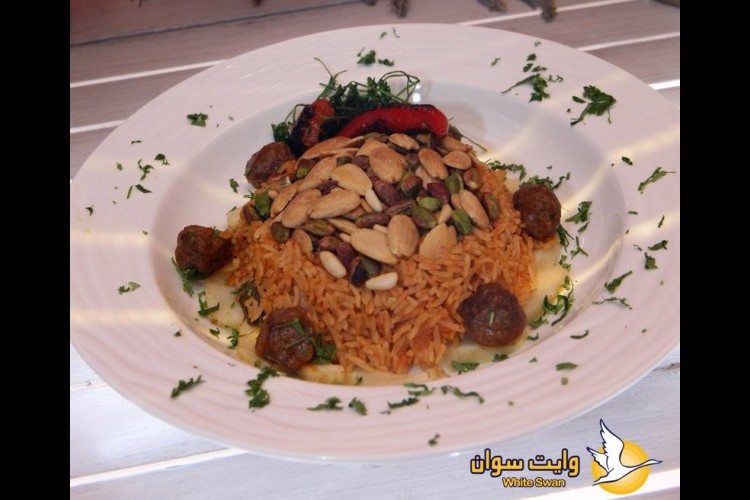 الكبسة مع كريّات اللحم والخرشوف الشهية