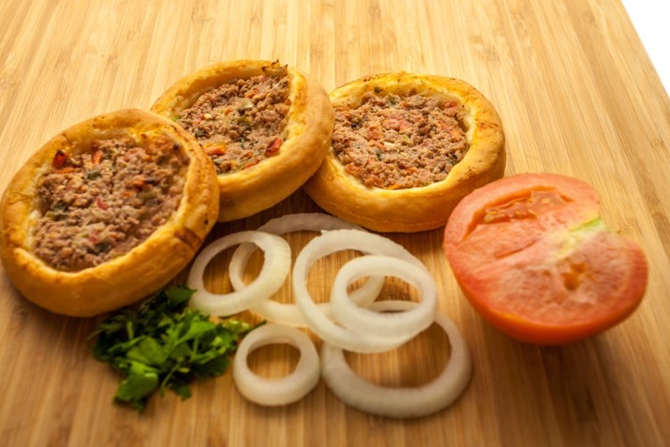 عيش اللحم على الطريقة الحجازية