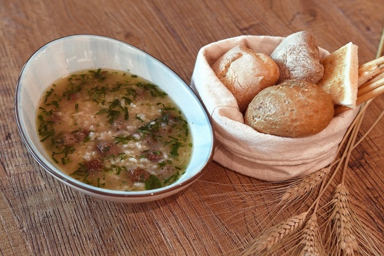 شوربة الأرز بكرات اللحم