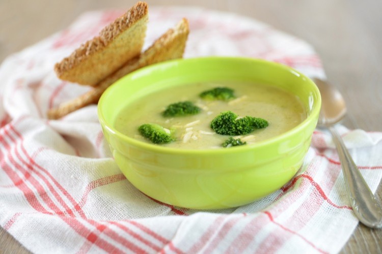 شوربة البروكلي بالبطاطس