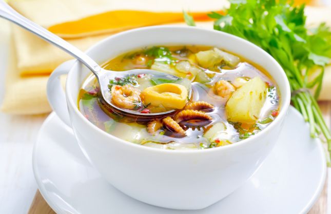 شوربة الفطر مع الكالاماري والخضار